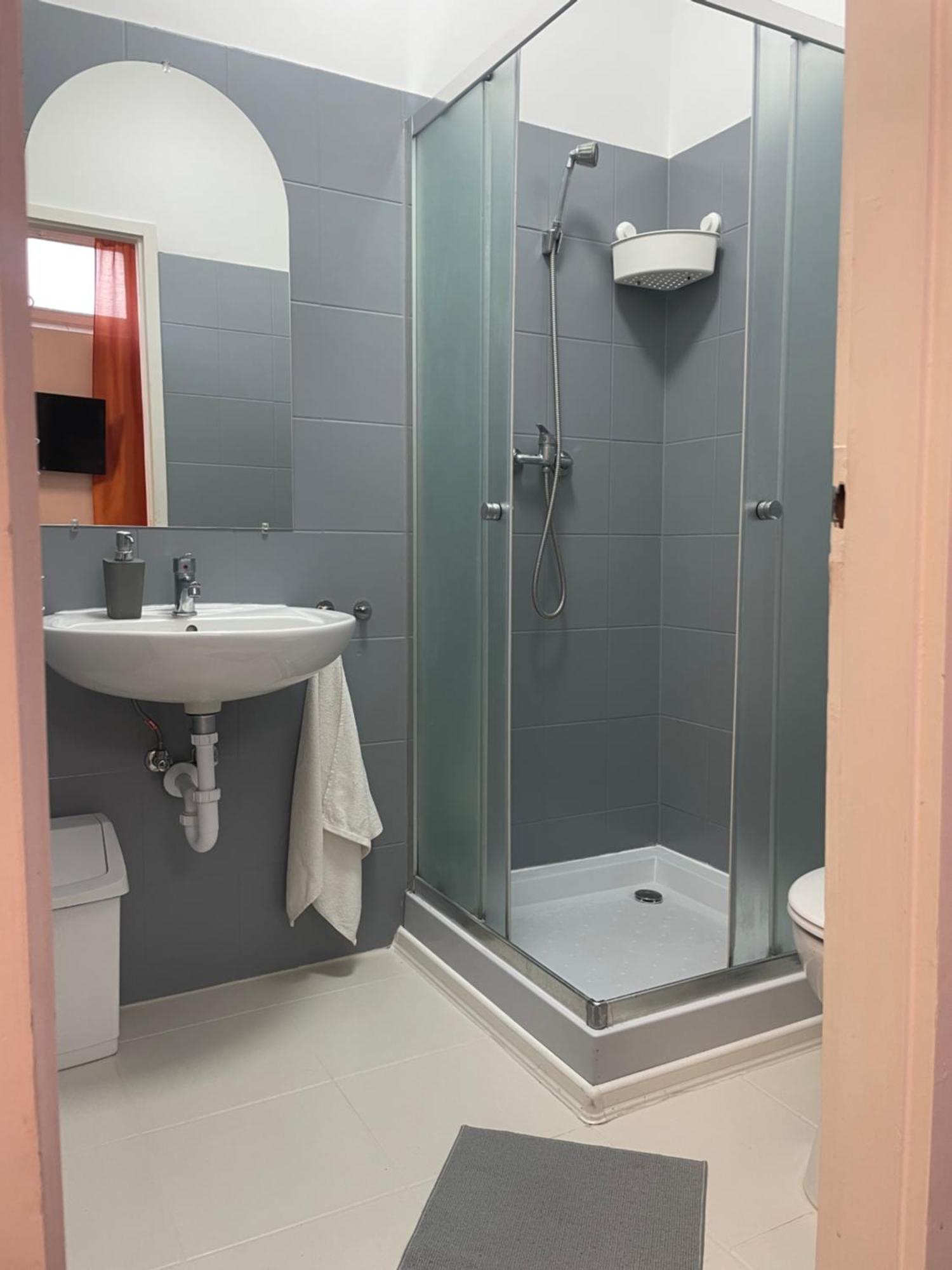 Alom Vendeghaz Hotell Dunaújváros Exteriör bild