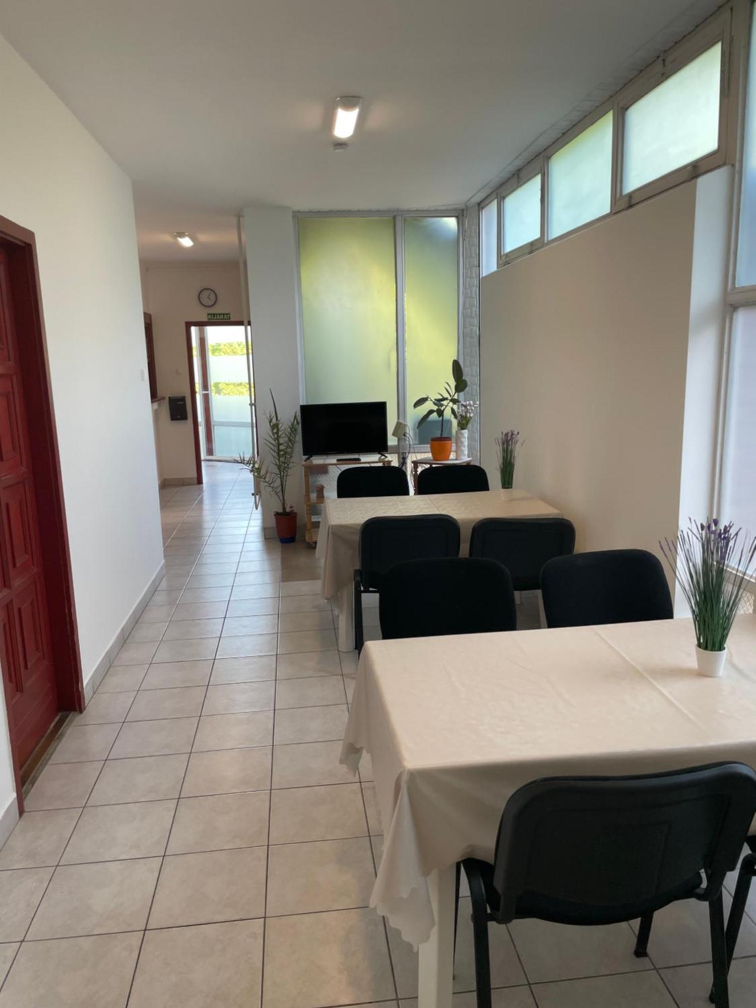 Alom Vendeghaz Hotell Dunaújváros Exteriör bild