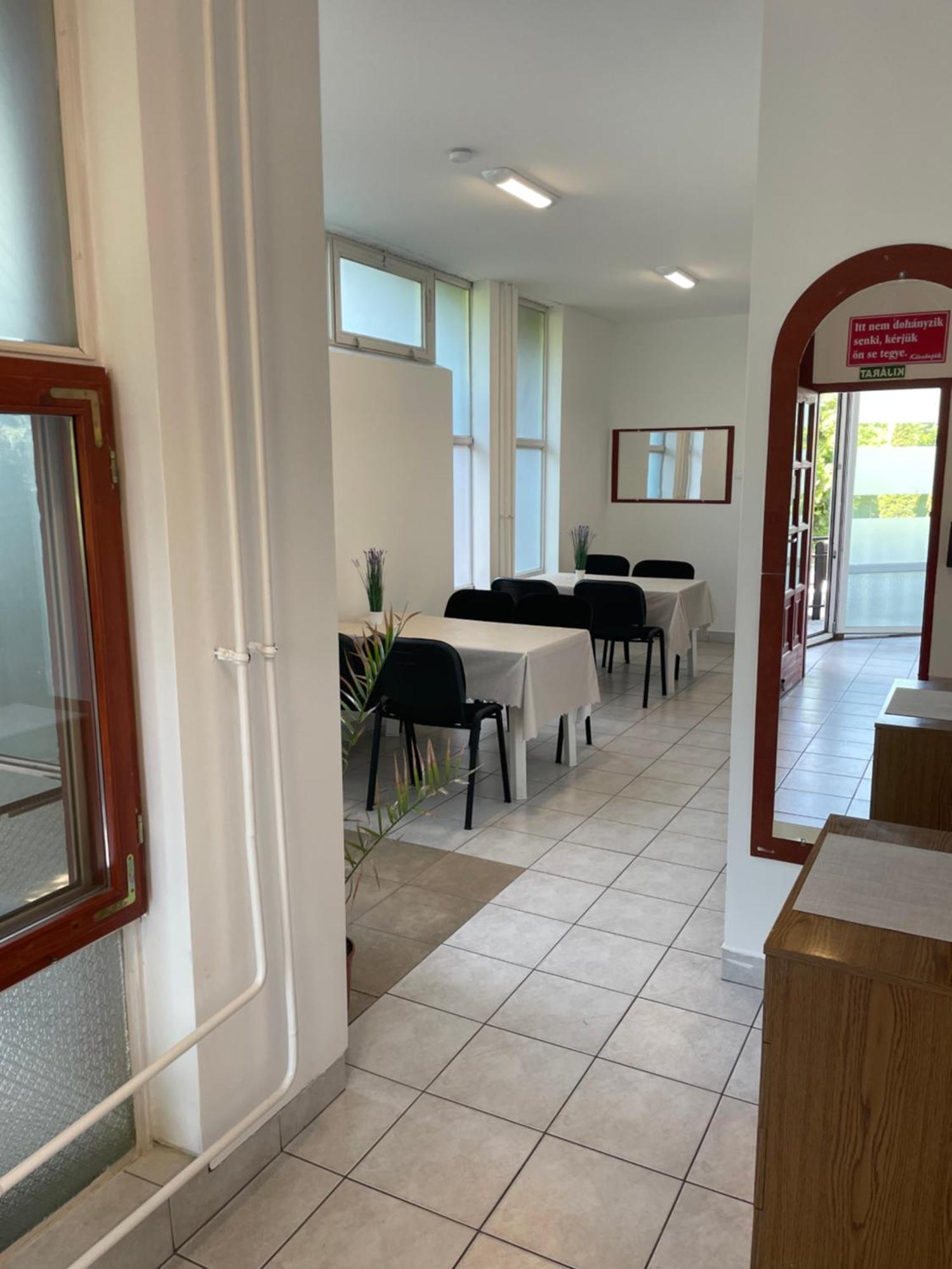 Alom Vendeghaz Hotell Dunaújváros Exteriör bild