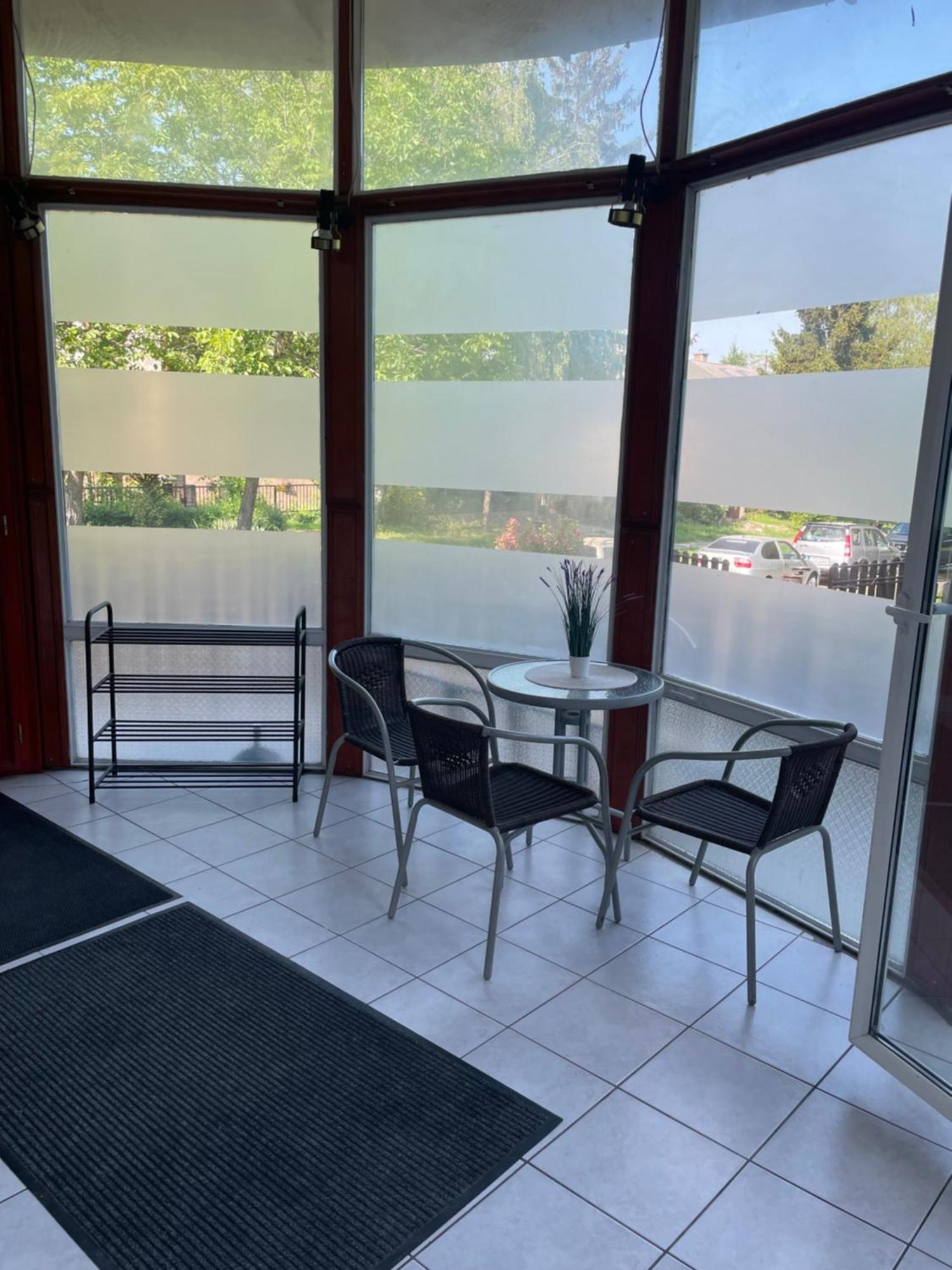 Alom Vendeghaz Hotell Dunaújváros Exteriör bild