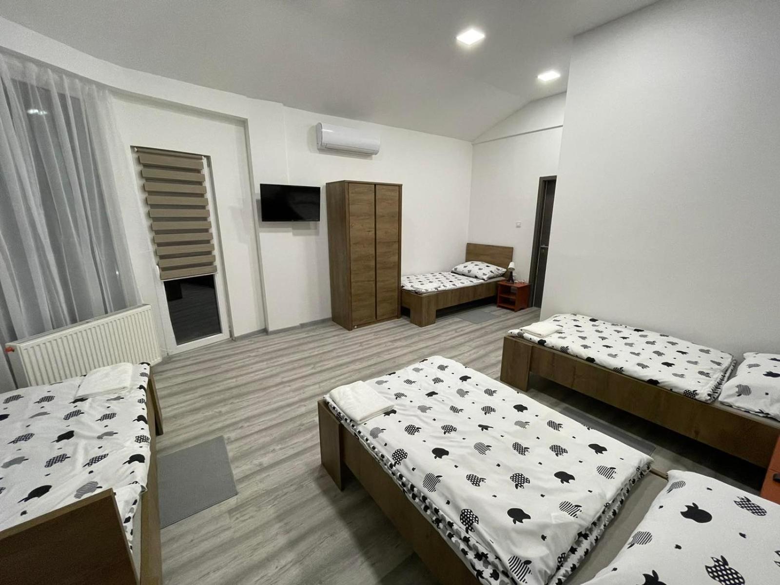 Alom Vendeghaz Hotell Dunaújváros Exteriör bild