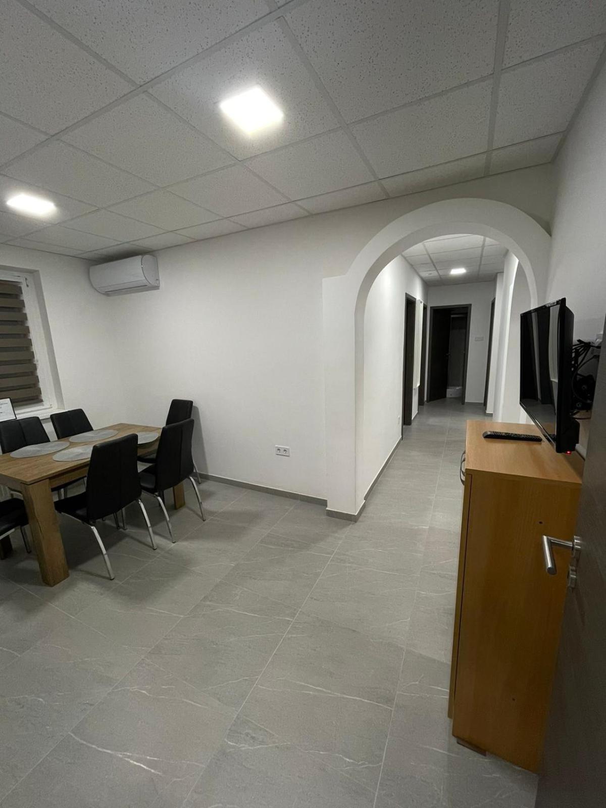 Alom Vendeghaz Hotell Dunaújváros Exteriör bild