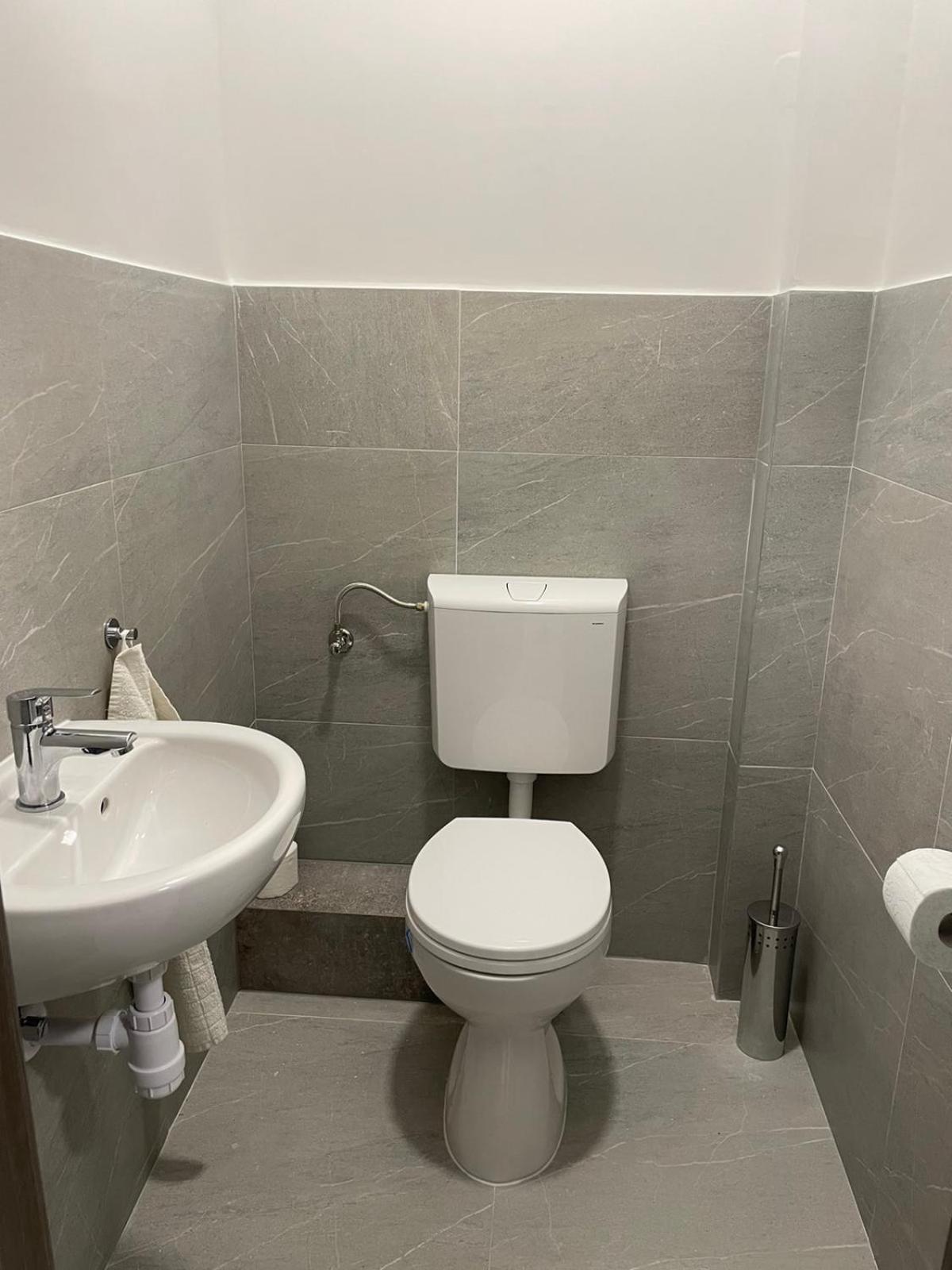 Alom Vendeghaz Hotell Dunaújváros Exteriör bild