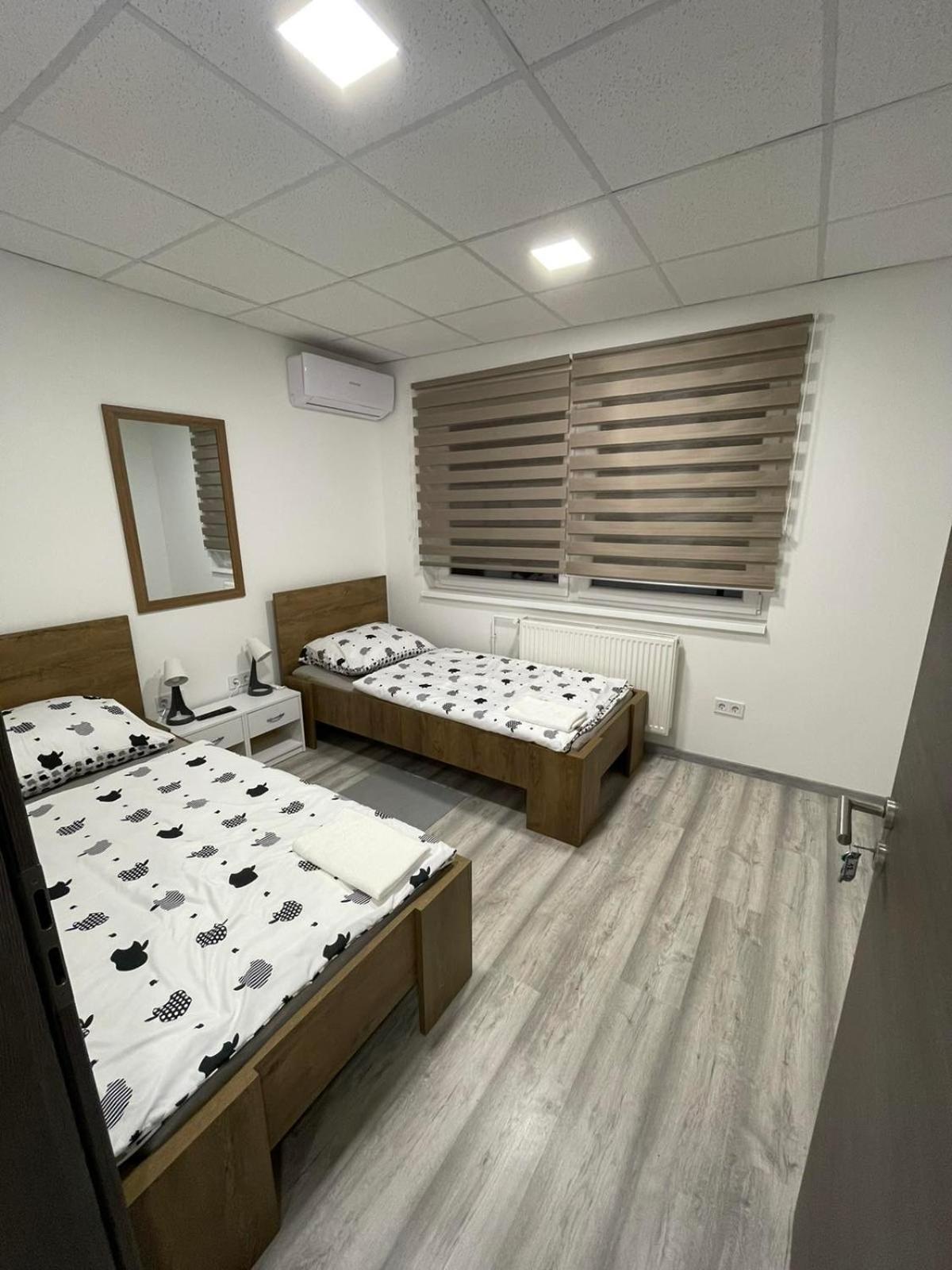 Alom Vendeghaz Hotell Dunaújváros Exteriör bild
